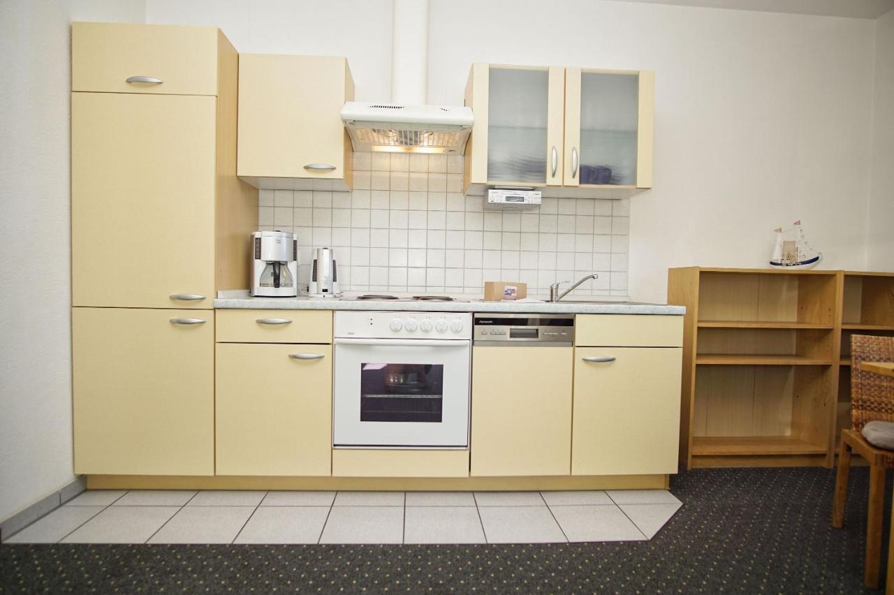 Nah Am Meer, Ruhige Lage, Gratis Nutzung Vom Ahoi Erlebnisbad Und Sauna In Sellin - Haus Inselblick Fewo 02 Гьорен Екстериор снимка